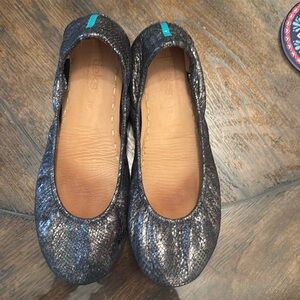 Tieks Drago size 10